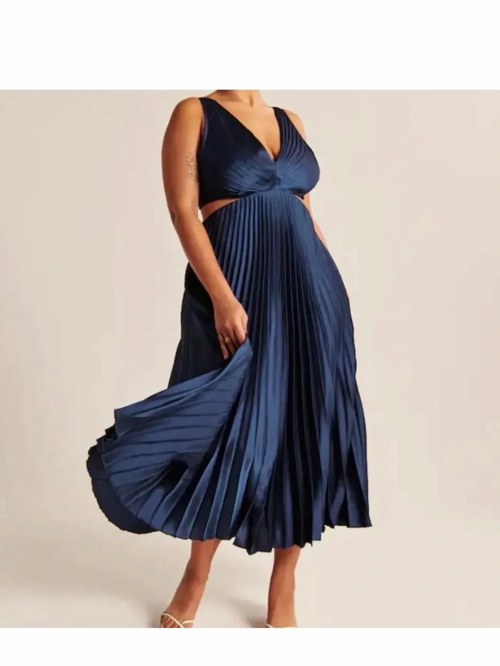 Abercrombie & Fitch Giselle Cut Out Dress